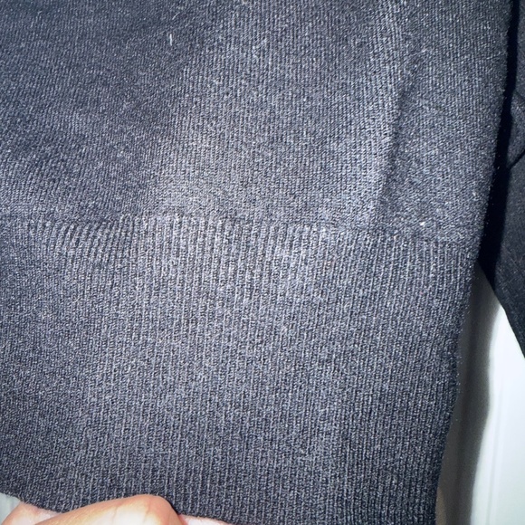 Turtle neck crop sweater. - Picture 4 of 4